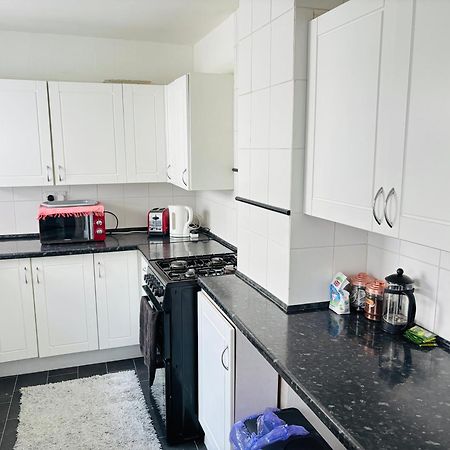 Entire 3 Bedroom House- Free Parking Liverpool Exterior photo